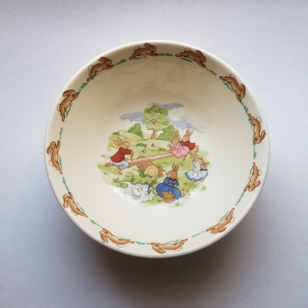 Vintage Royal Doulton Bunnykins,Bunnies Playing Soup/Cereal Bowl EUC